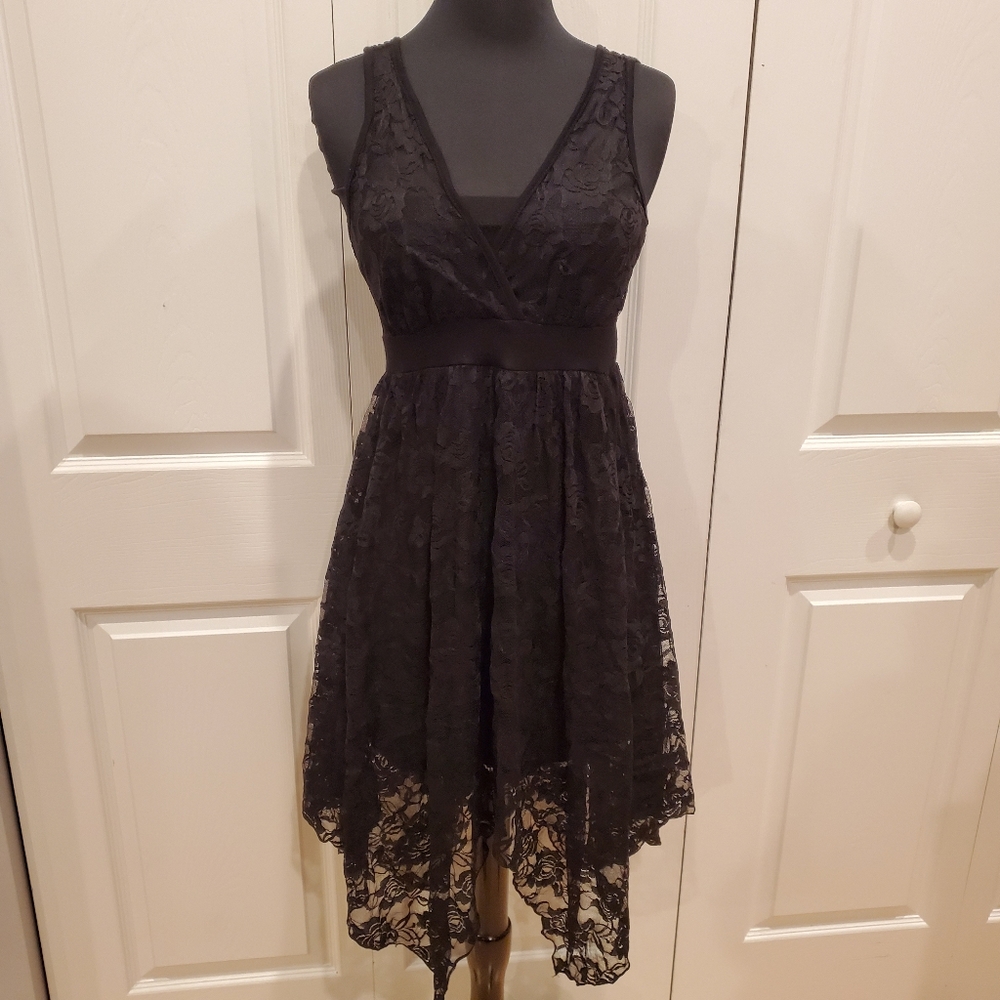 Black Lace uneven hem Dress - Picture 1 of 8